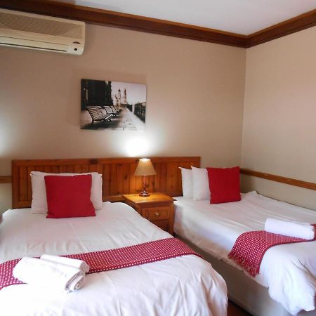 Oakwood Lodge Блоемфонтейн Екстериор снимка