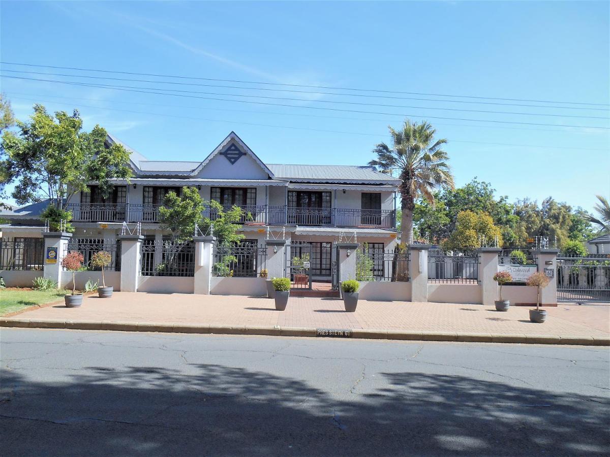 Oakwood Lodge Блоемфонтейн Екстериор снимка The main building of the school