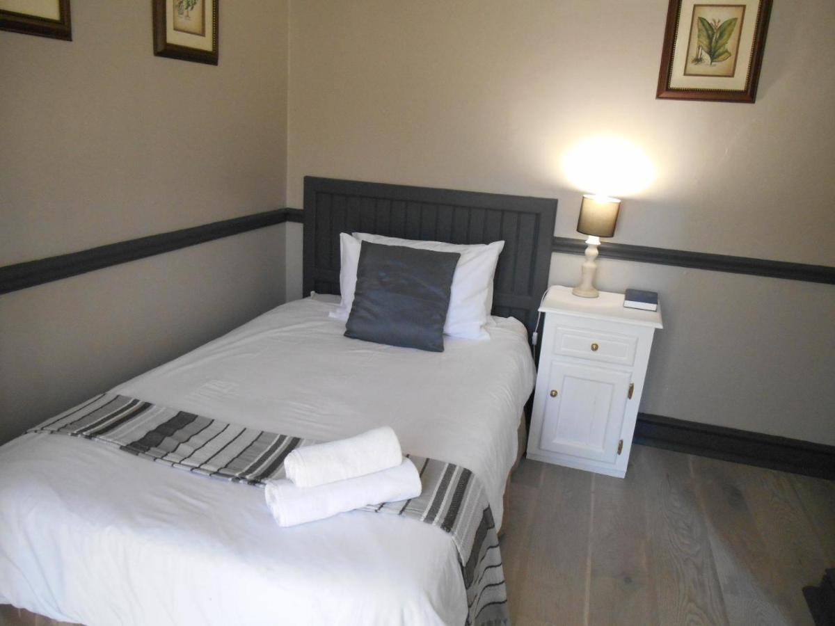 Oakwood Lodge Блоемфонтейн Екстериор снимка