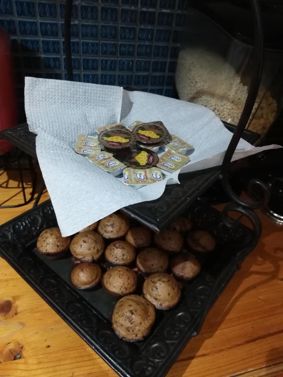 Oakwood Lodge Блоемфонтейн Екстериор снимка A selection of prepared and uncooked potatoes